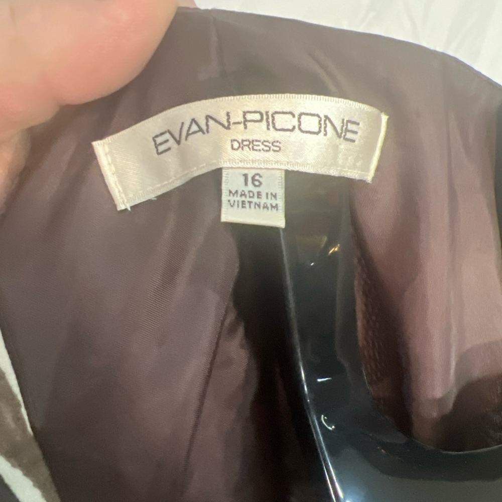 Evan Picone Brown and Black Floral Midi Dress - Picture 2 of 4